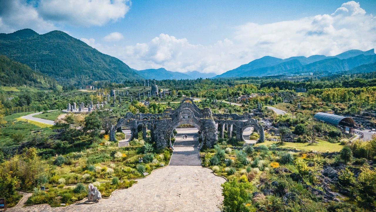 叠石花谷出逃计划||赴一场夏日趣野派对，承包你的五一假期快乐